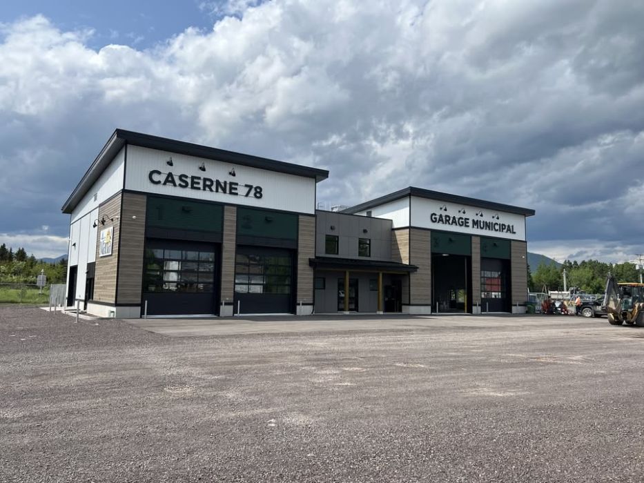 Caserne incendie et garage municipal — Maria