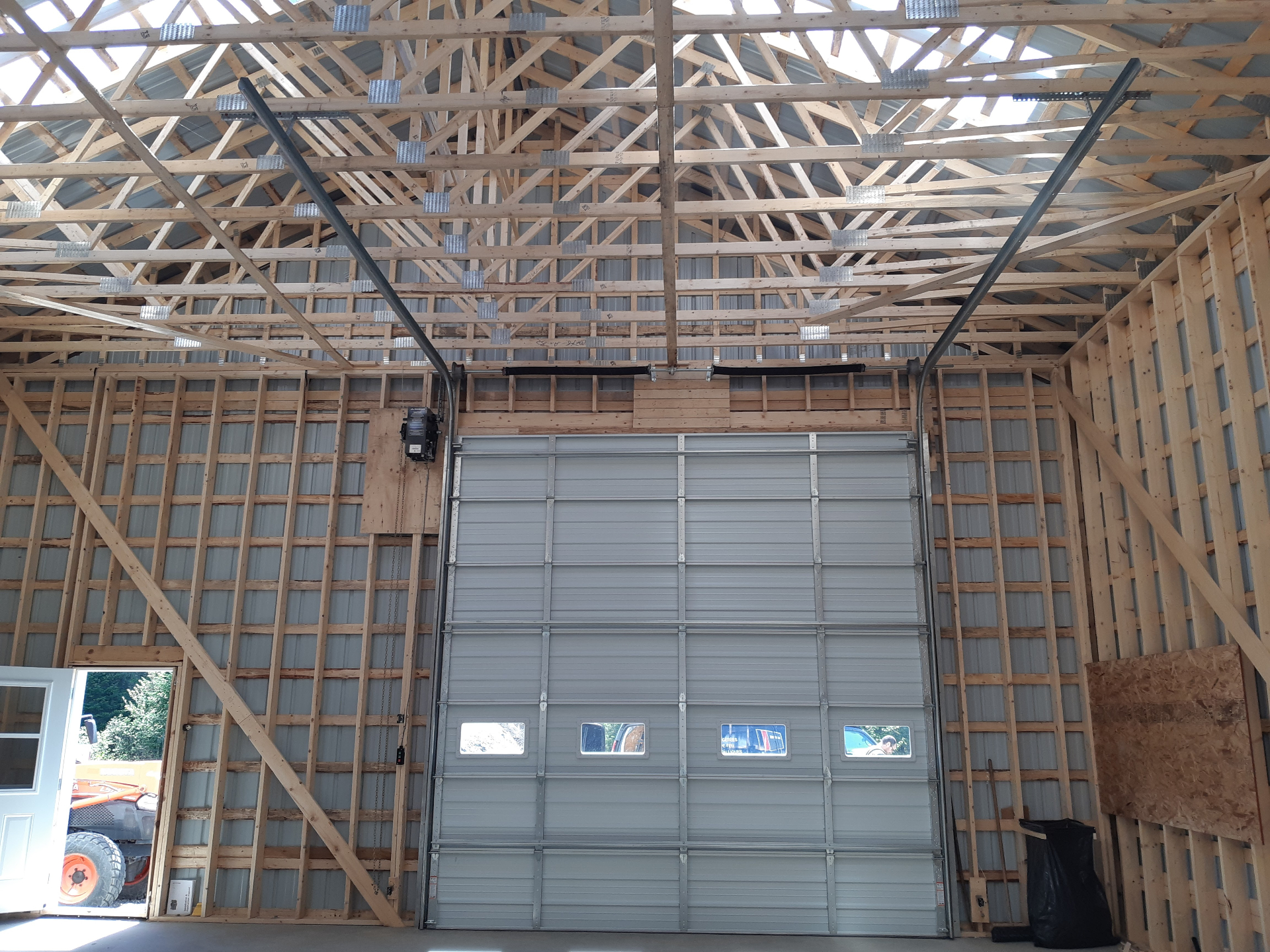 Grande porte sectionnelle