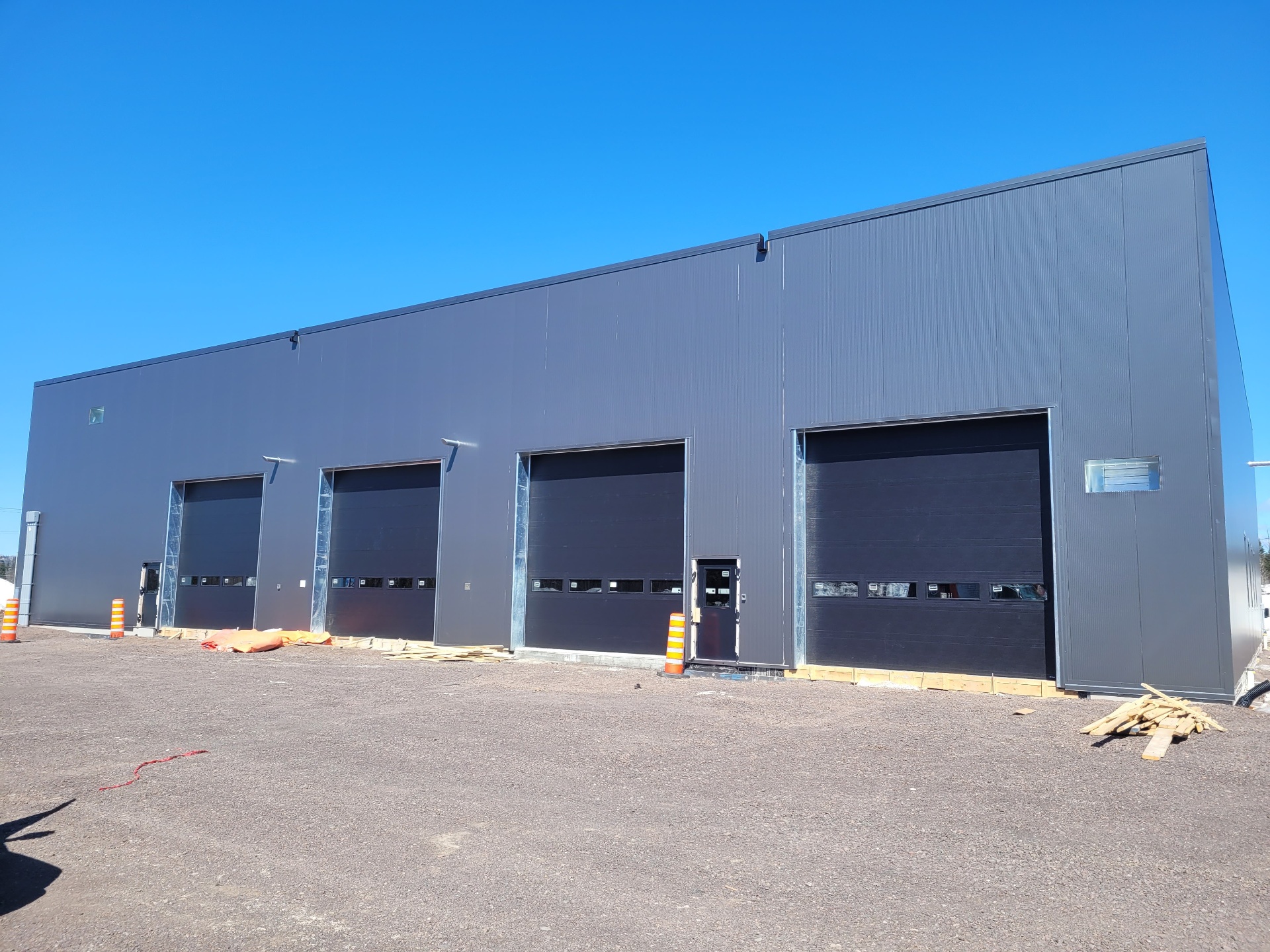 Quatre portes sectionnelles