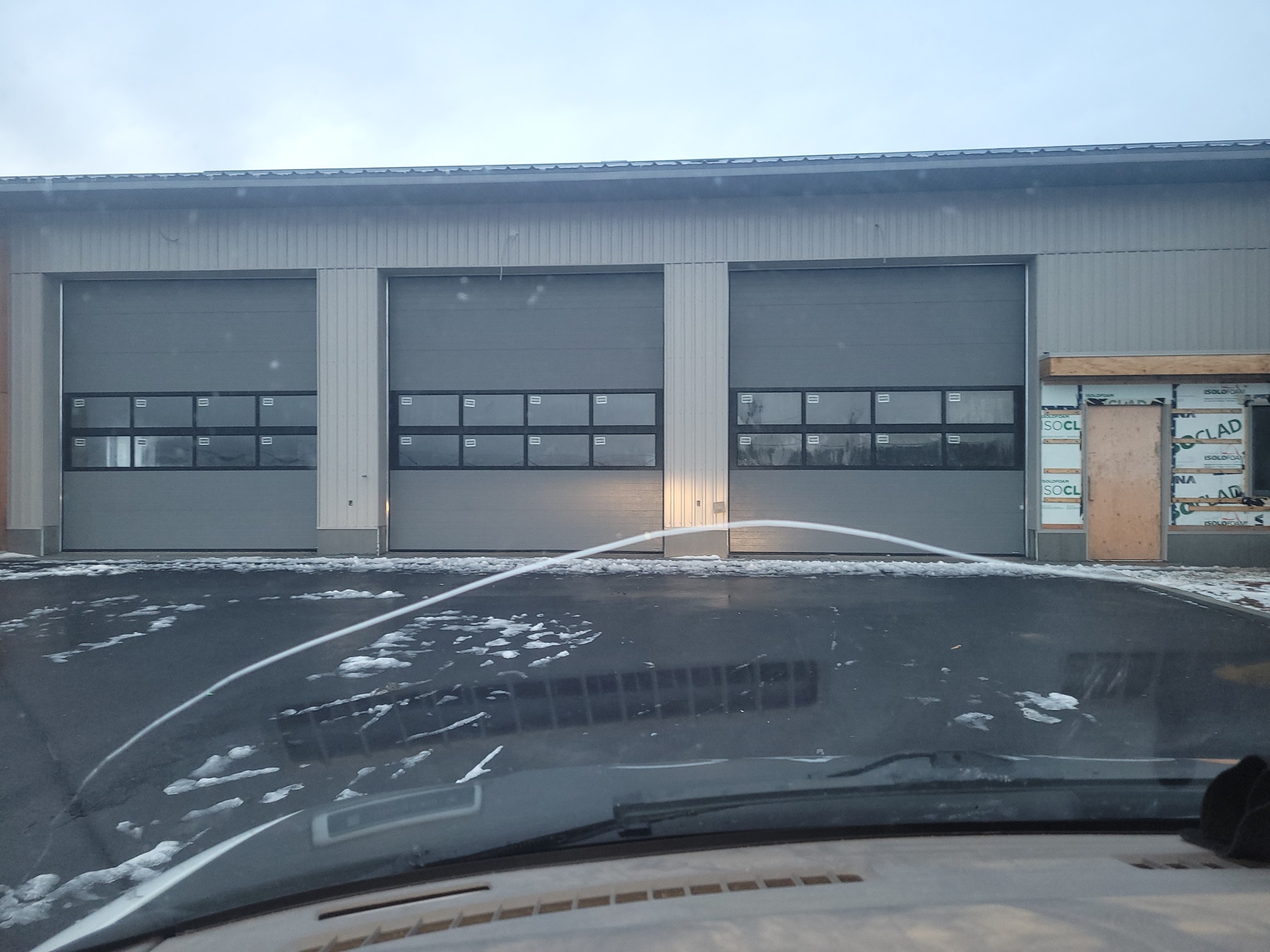 Porte sectionnelle, caserne de pompiers